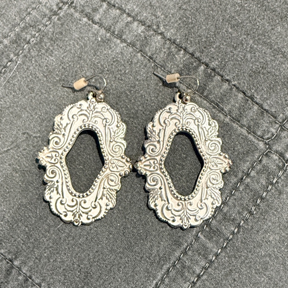 Elegant Silver Filigree Earrings